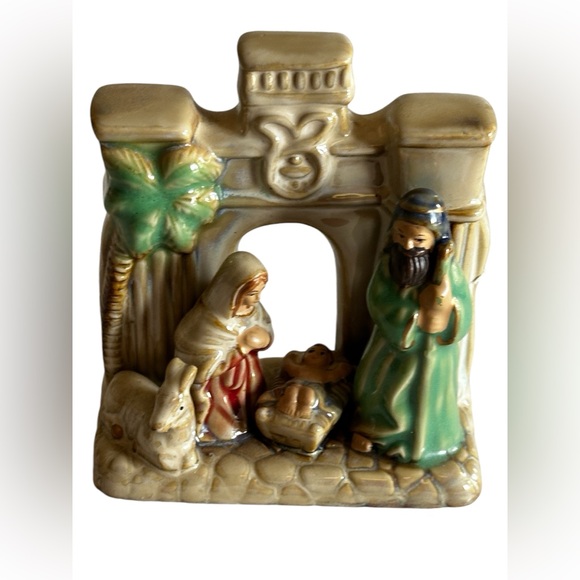 deluxe imports Other - NATIVITY SCENE HOLY FAMILY CERAMIC HIGH GLOSS CHRISTMAS DECOR